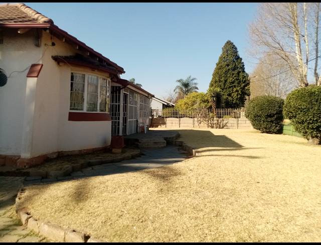 3 BEDROOM FREEHOLD FOR SALE IN BRAKPAN CENTRAL